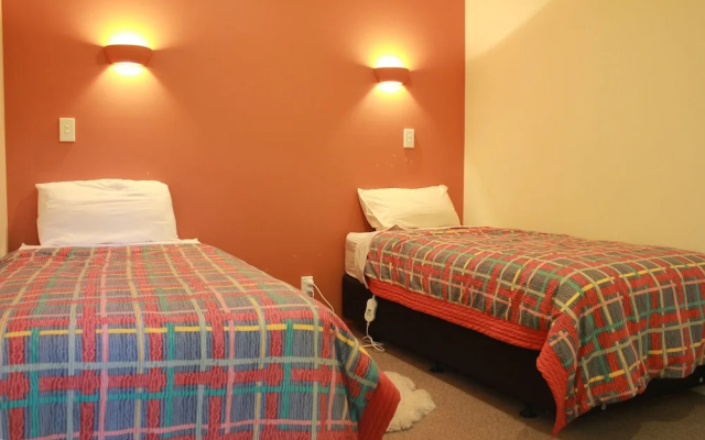 Silverstream Alpaca Farmstay and Tour