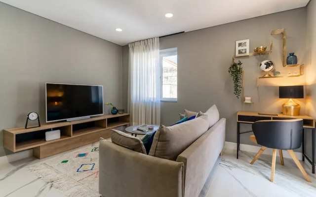 Luxurious Air Conditioned Apt High Street Kensington