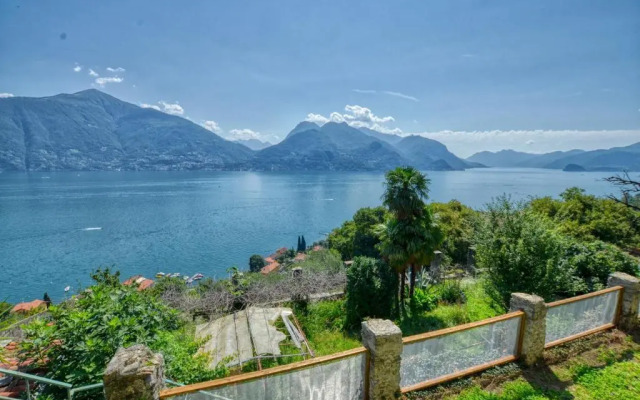 Bello Pezzo 2-Bedroom Lakeview Apartment