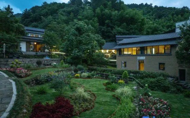 Kaichen Xixinlu Hostel
