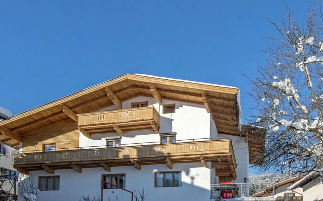 Spacious Chalet in Kirchberg near Ski Area
