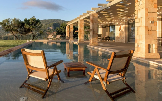 Artina Luxury Villa
