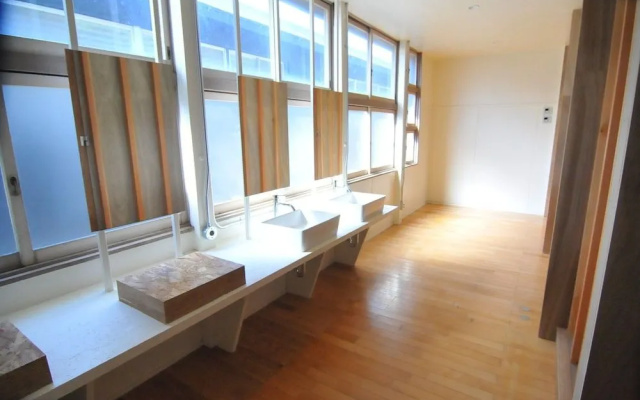 Shirahama Kosha