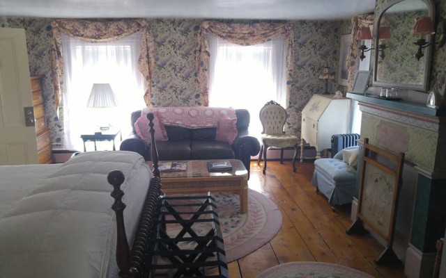 Harpswell Inn