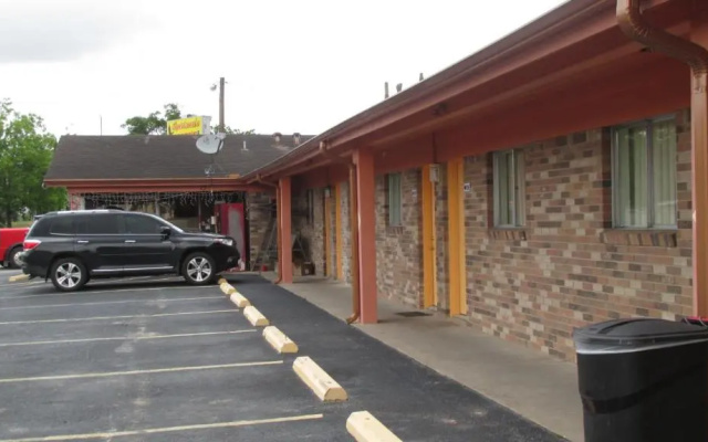 Sportsman Motel