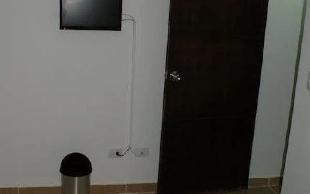 Hostal El Hangar 65