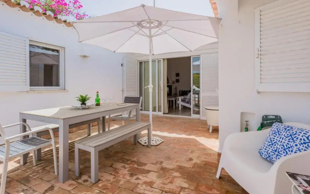 Sea 3BDR House W/ Patio by Lovelystay