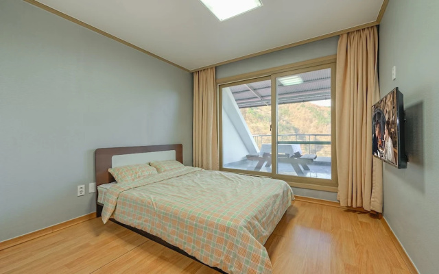 Sancheong Sinsegye Jirisan Resort