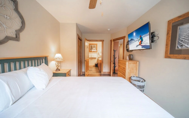 Red Hawk Lodge 2270