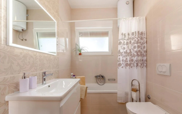 Beautiful Home in Selce With Wifi and 2 Bedrooms