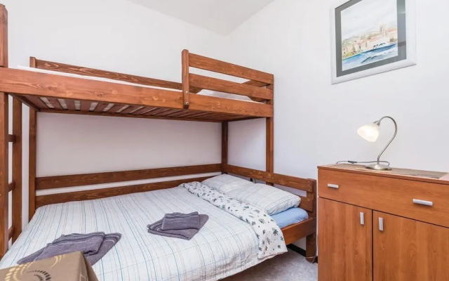 Amazing Home in Pag With 2 Bedrooms and Wifi