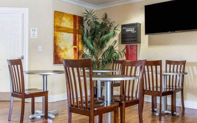 Suburban Studios Kennesaw-Marietta North
