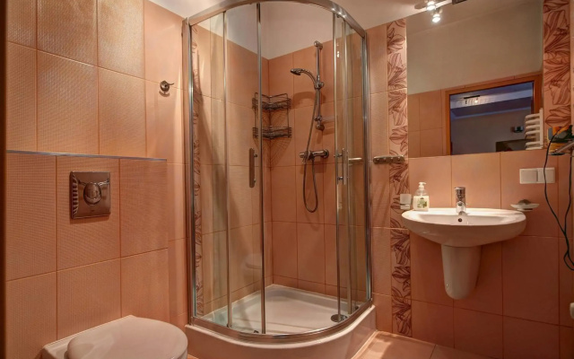 Apartament Radowid 15 w centrum z basenem
