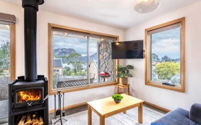 Freycinet Stone Studio 7