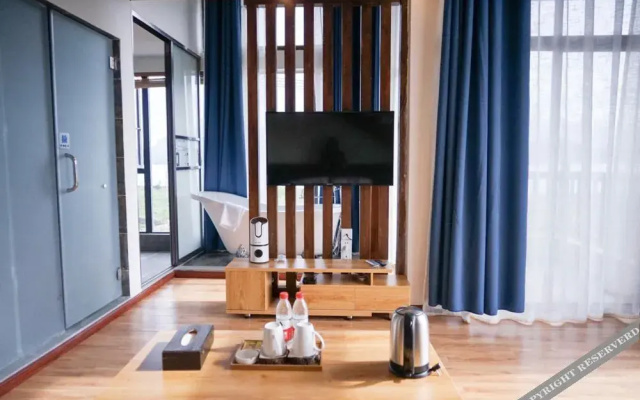 Lugu Lake Yonsamity Resort Hotel