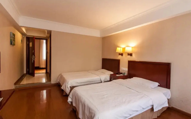 Отель GreenTree Inn BengBu HuaiHe Road Pedestrian Street Hotel