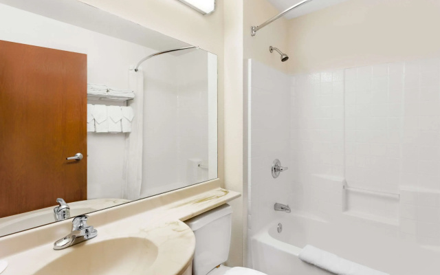 Microtel Inn & Suites by Wyndham Wellton