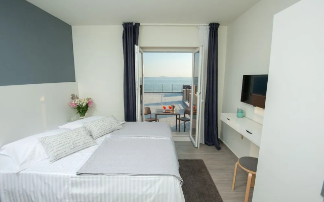 Seaside Luxury Suites