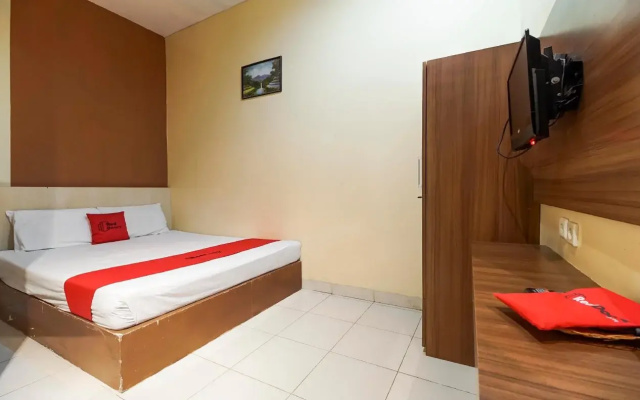RedDoorz Plus @ Hertasning Area