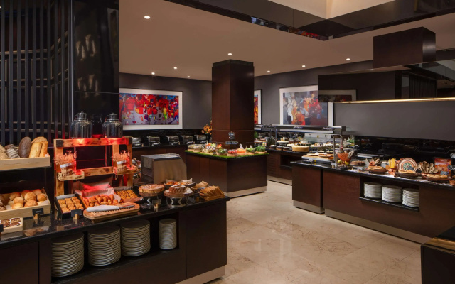Отель Radisson Blu Leogrand