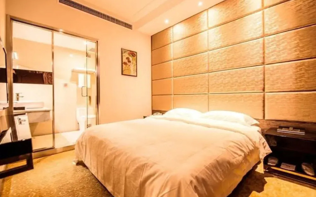 ChonpinesHotel