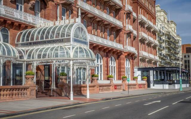 Отель Hilton Brighton Metropole Великобритания, Брайтон - отзывы, цены и фото номеров - забронировать отель Hilton Brighton Metropole онлайн вид на фасад