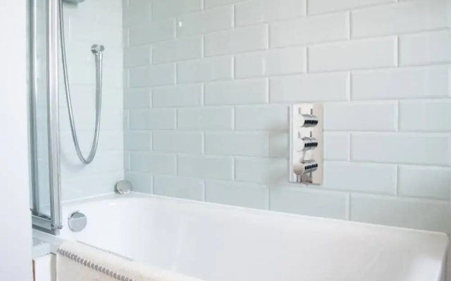 3 Bedroom Family Home Next To Southfields