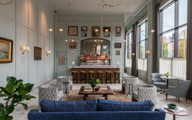 Longfellow Hotel