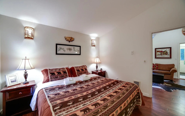 Mt Baker Lodging Cabin 16 - Sleeps 2