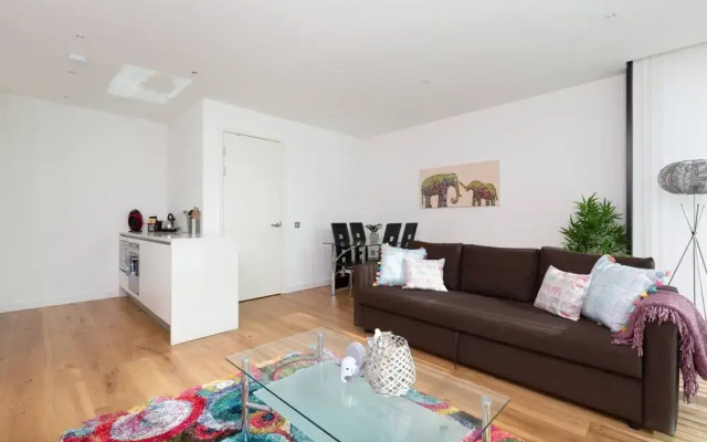 Fantastic 1-bed on the iconic quatermile