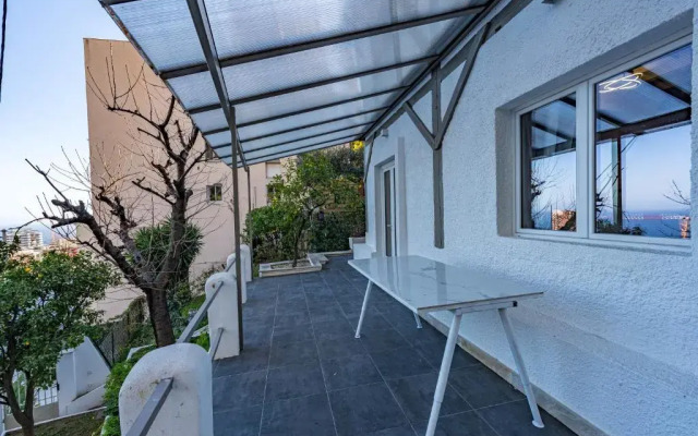 THE WHITE HOUSE BEAUSOLEIL- Monaco Border