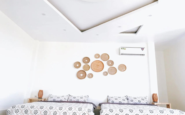 Chang's Hostel