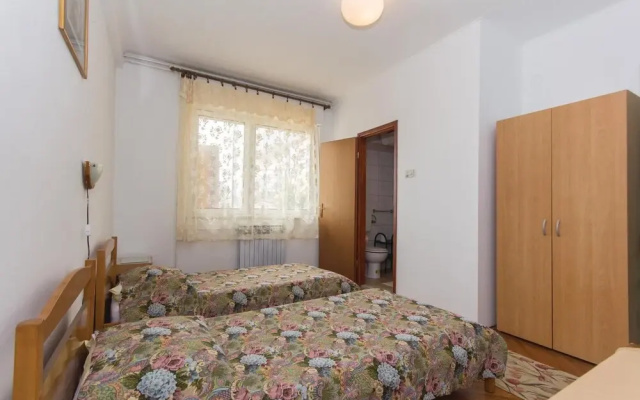 Amazing Apartment in Pula With 2 Bedrooms