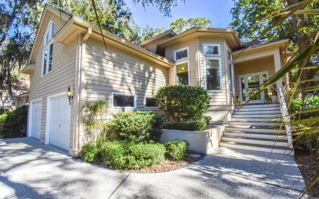 6 Flagg Dr