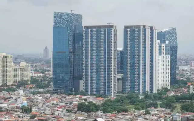 Amazing 1BR at The Wave Rasuna Epicentrum By Travelio