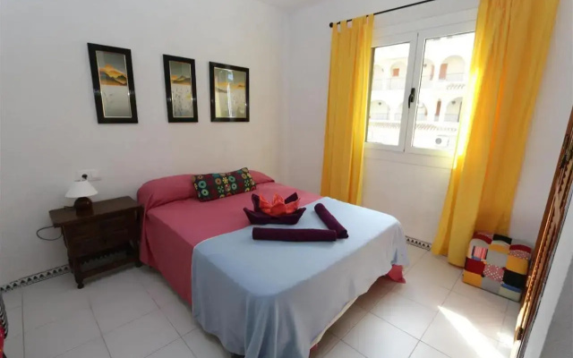 Apartment overlooking to the pool 2450