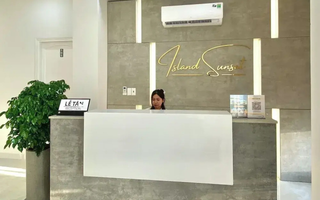 Island Sunset Hotel