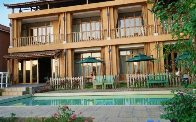 Qianshanwai Halfsea Villa Hotel