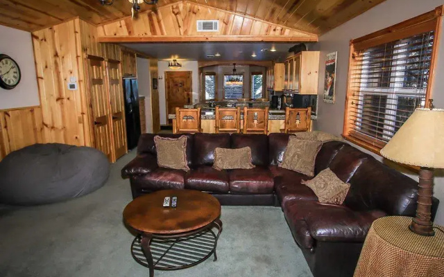 Comfy Cabin #1370