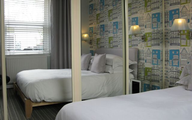 Отель Sea Breeze Brighton комната для гостей