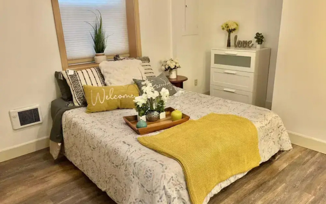 Anne Haven Spacious Retreat DT Seattle