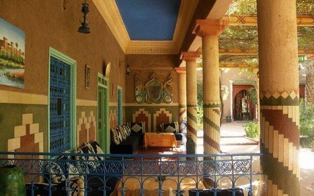 Отель Fibule Du Draa Kasbah Dhôtes Марокко, Загора - отзывы, цены и фото номеров - забронировать отель Fibule Du Draa Kasbah Dhôtes онлайн вид на фасад