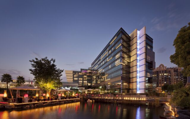 Jumeirah Creekside Hotel вид на фасад