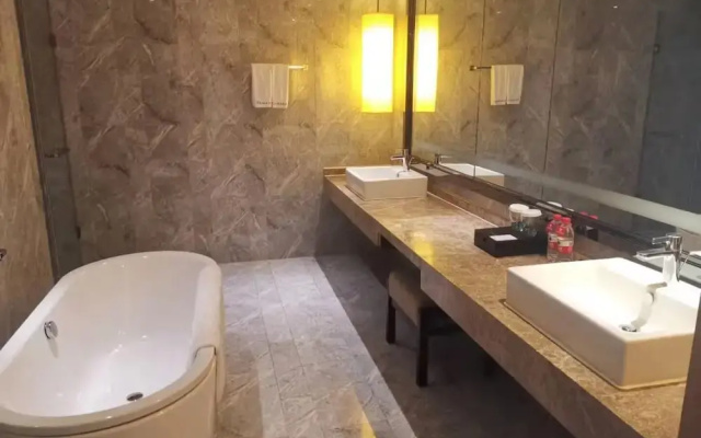Ramada by Wyndham Zhengzhou East