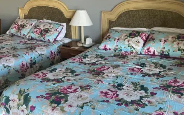 Hometown Inn