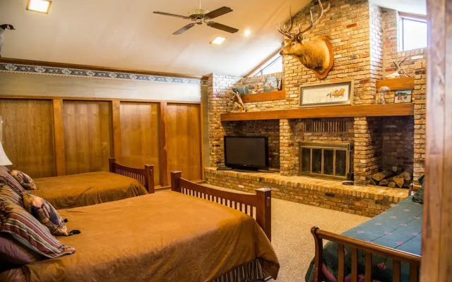 Lake Fork Lodge