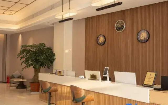 Dalang Taosha Hotel (Panzhou Donghu Park Heli Plaza)