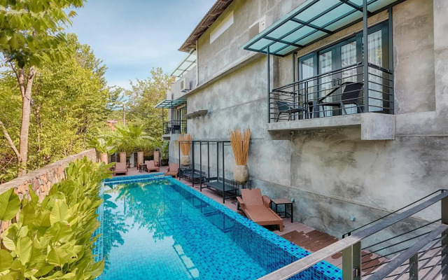 Lot 33 Boutique Hotel