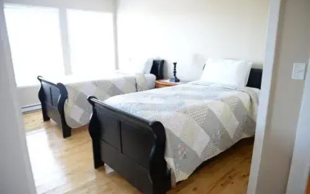Pacific Rim Guest Lodge - Adult Only, Pet-Free