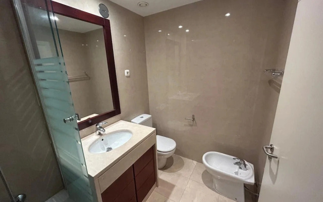 Areeiro Elegant Modern by Homing